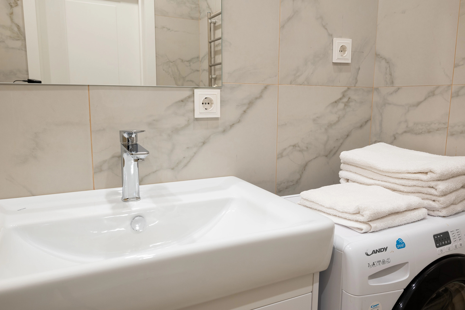 Апартаменты KazanHome Новая квартира с гостиной, спальней и отдельной кухней