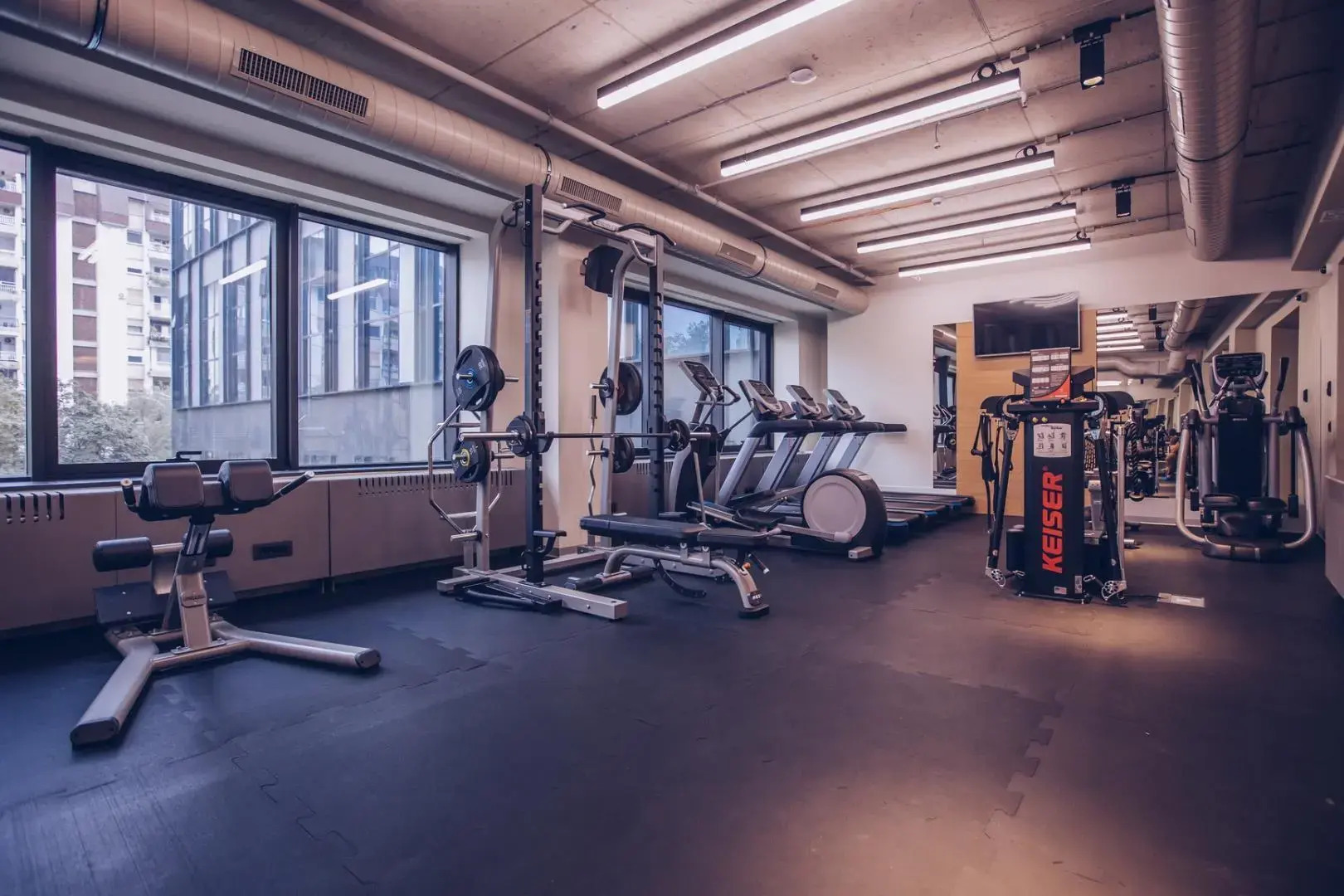 Отель Mona Plaza