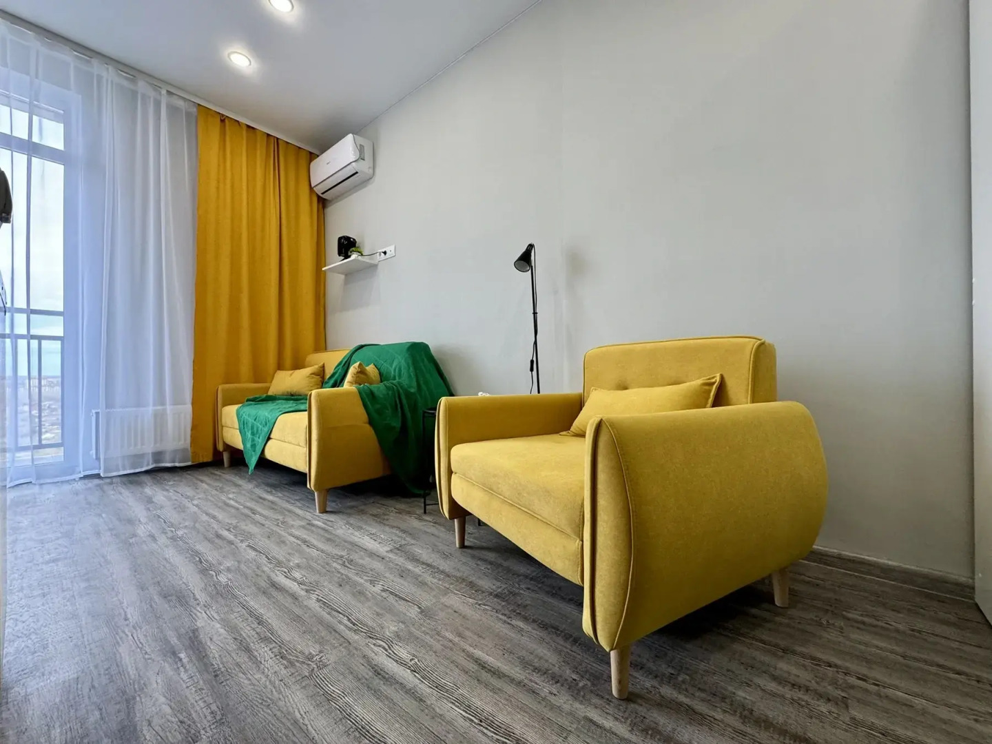 Апартаменты для Двоих с Кинопроектором