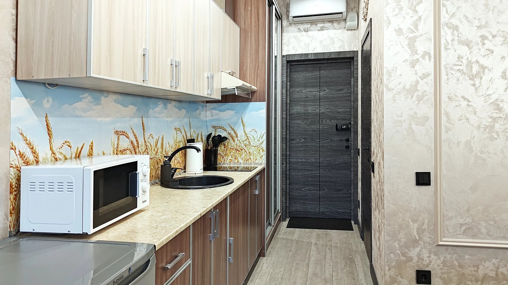 Апартаменты с Панорамным Видом на Горы и Открытым Балконом