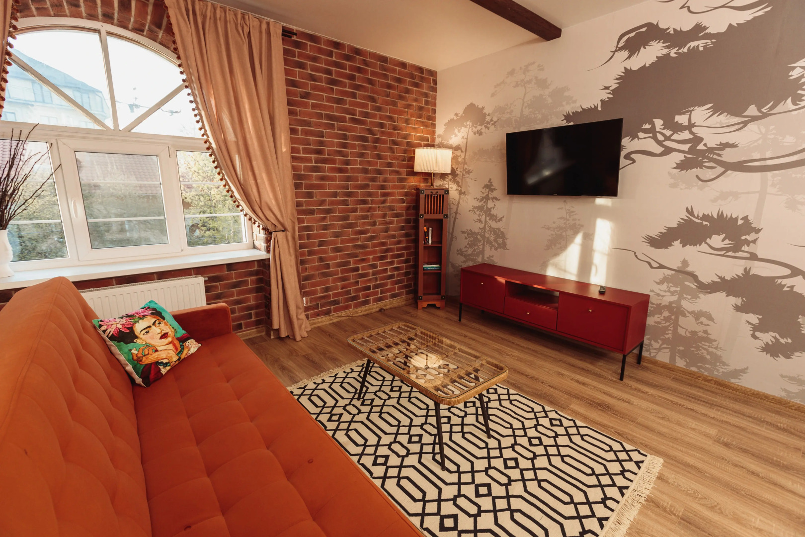 Квартира Двухкомнатная Московская 12