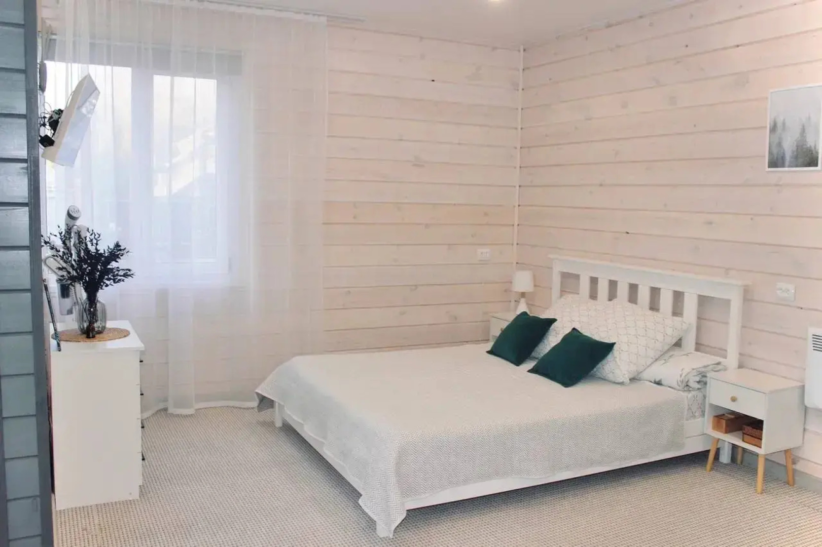 Частный дом ХВОЯ в окружении кедрового леса