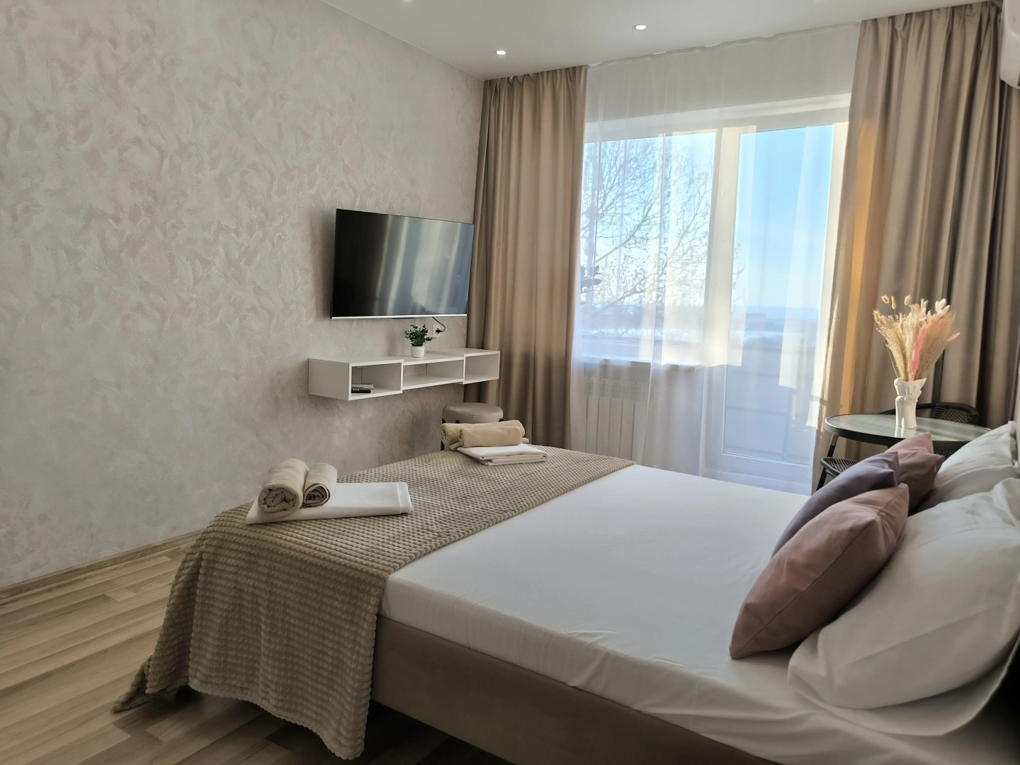 Апартаменты 1к у Херсонеса, ТЦ Муссон на 3 Гостя в 15 Мин. от Пляжа с Отличным Видом