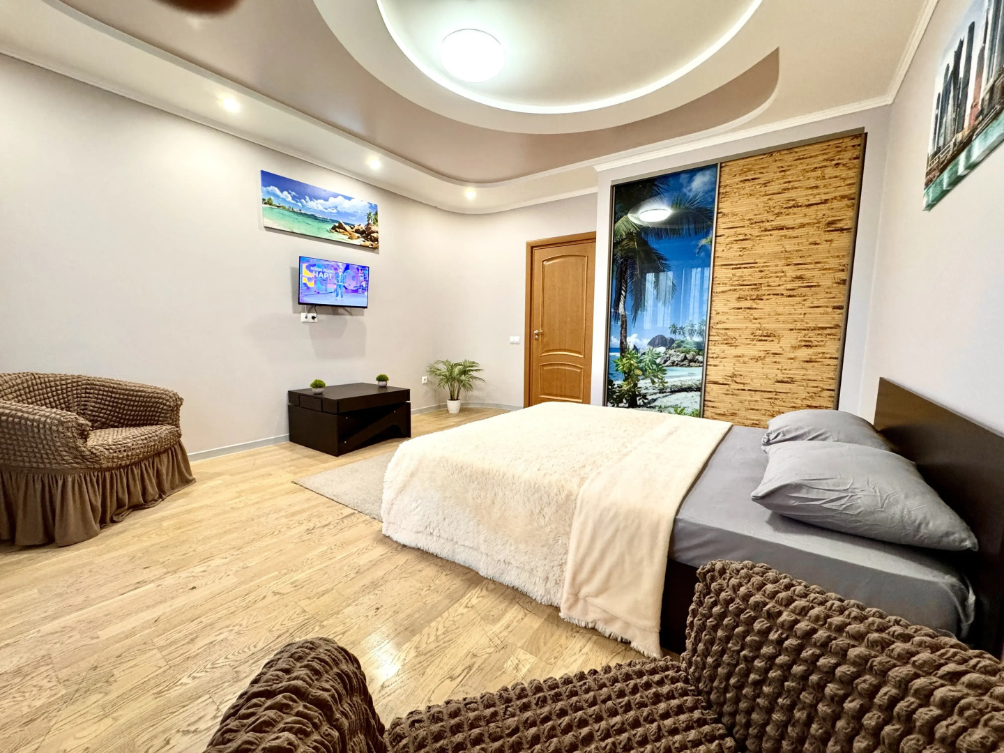 Апартаменты просторные двухкомнатные на Ленинской, рядом с набережной