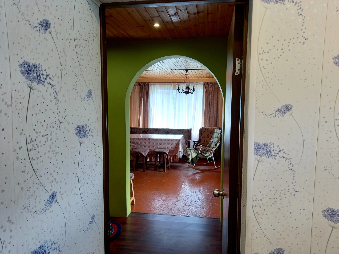 Дом у сосен