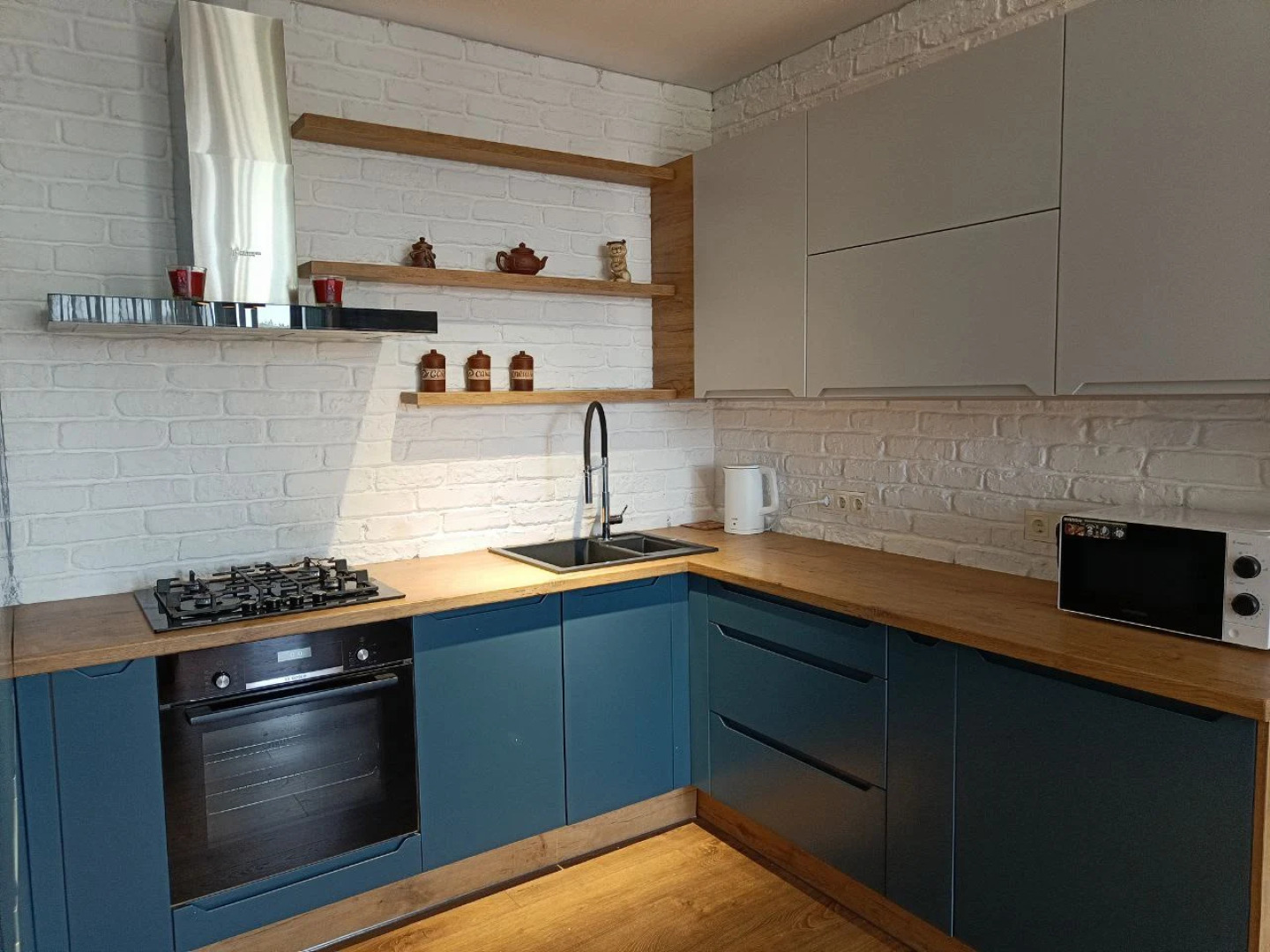 Апартаменты двухкомнатные у моря Family Apartments