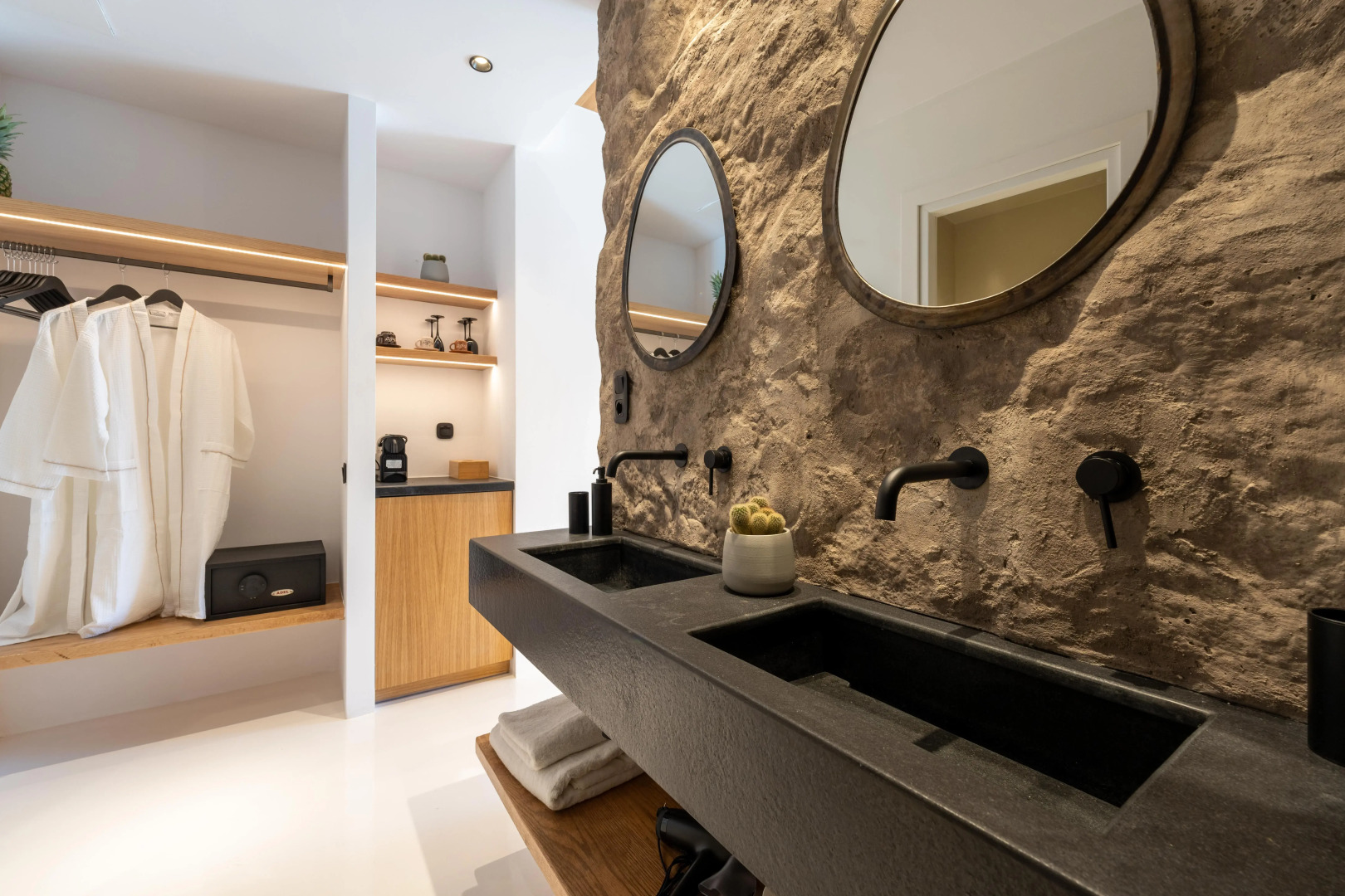 Отель Ftelia Black Villas