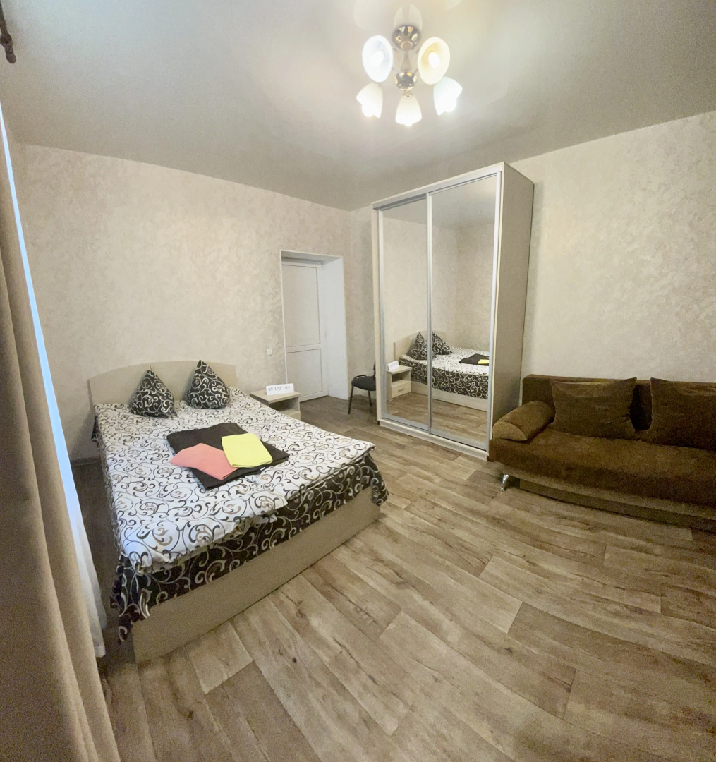 Апартаменты Трехкомнатные Апартаменты в Профессорском Уголке