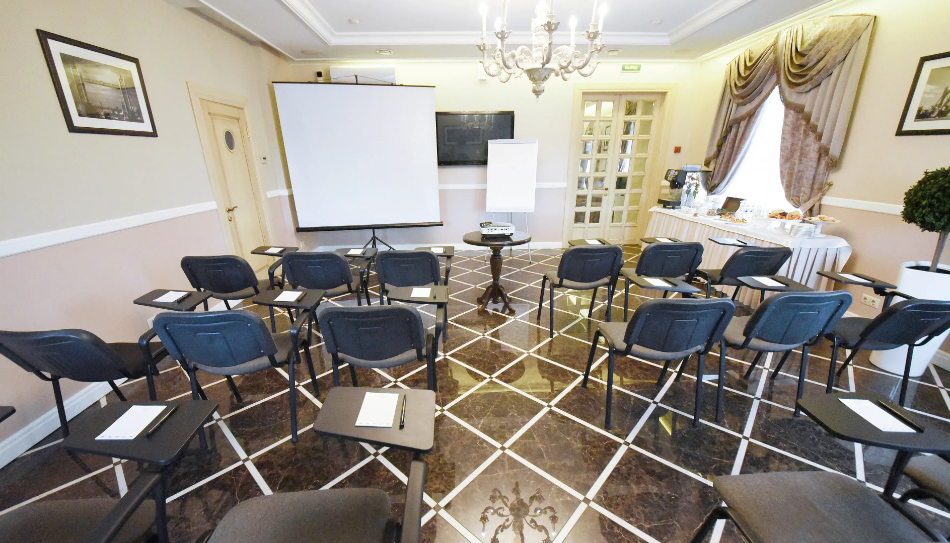 Отель Бристоль