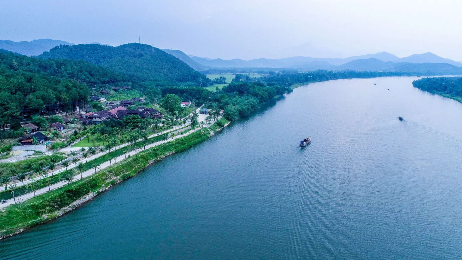 Отель Sankofa Village Hill Resort and Spa