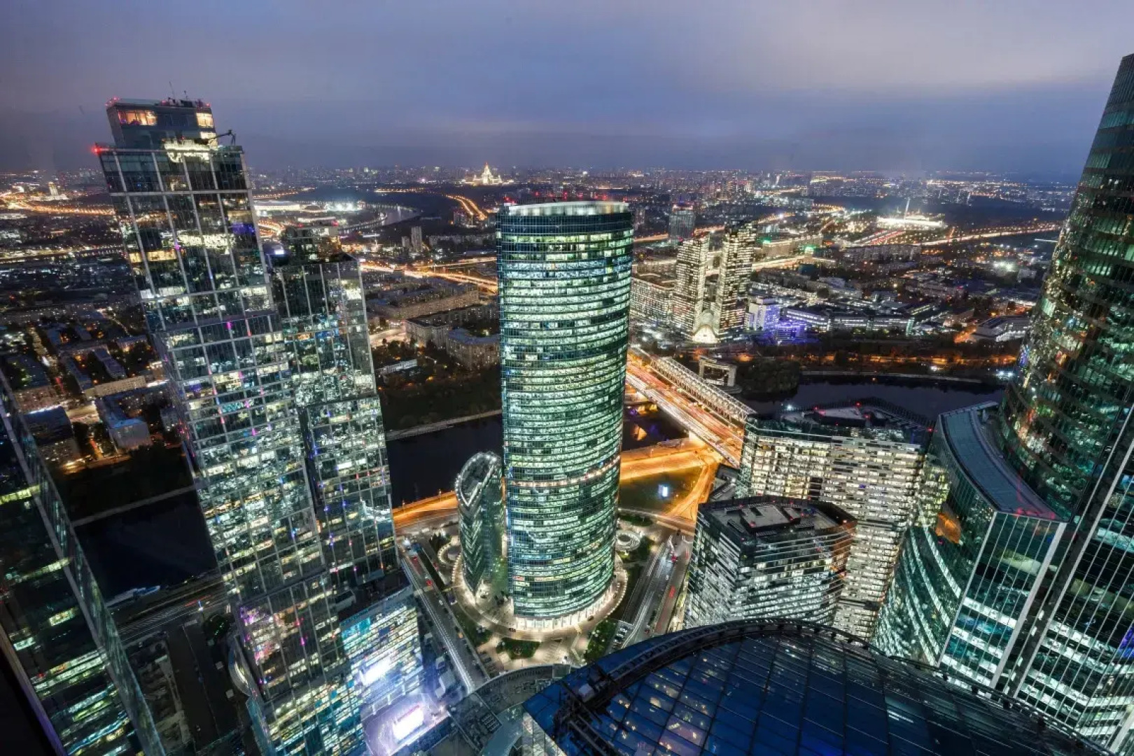 Студия для двоих на 74-м этаже