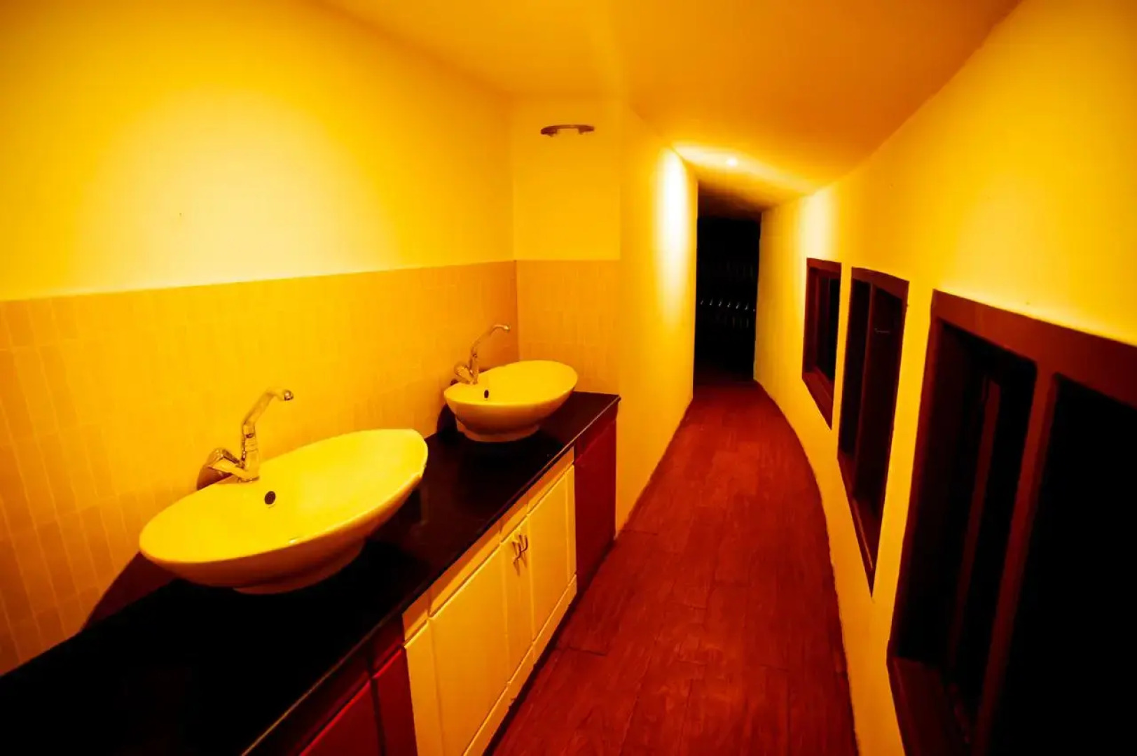 Отель Sreekrishna 5bedroom Family Houseboat