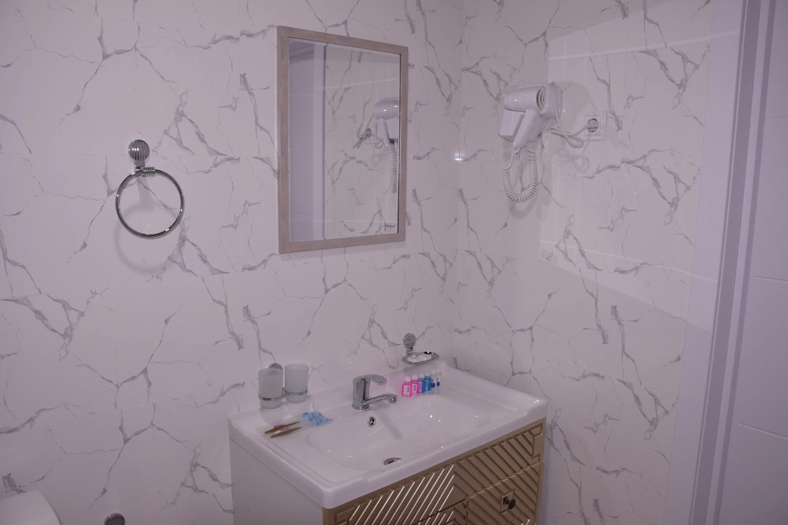 Отель Bibihojar