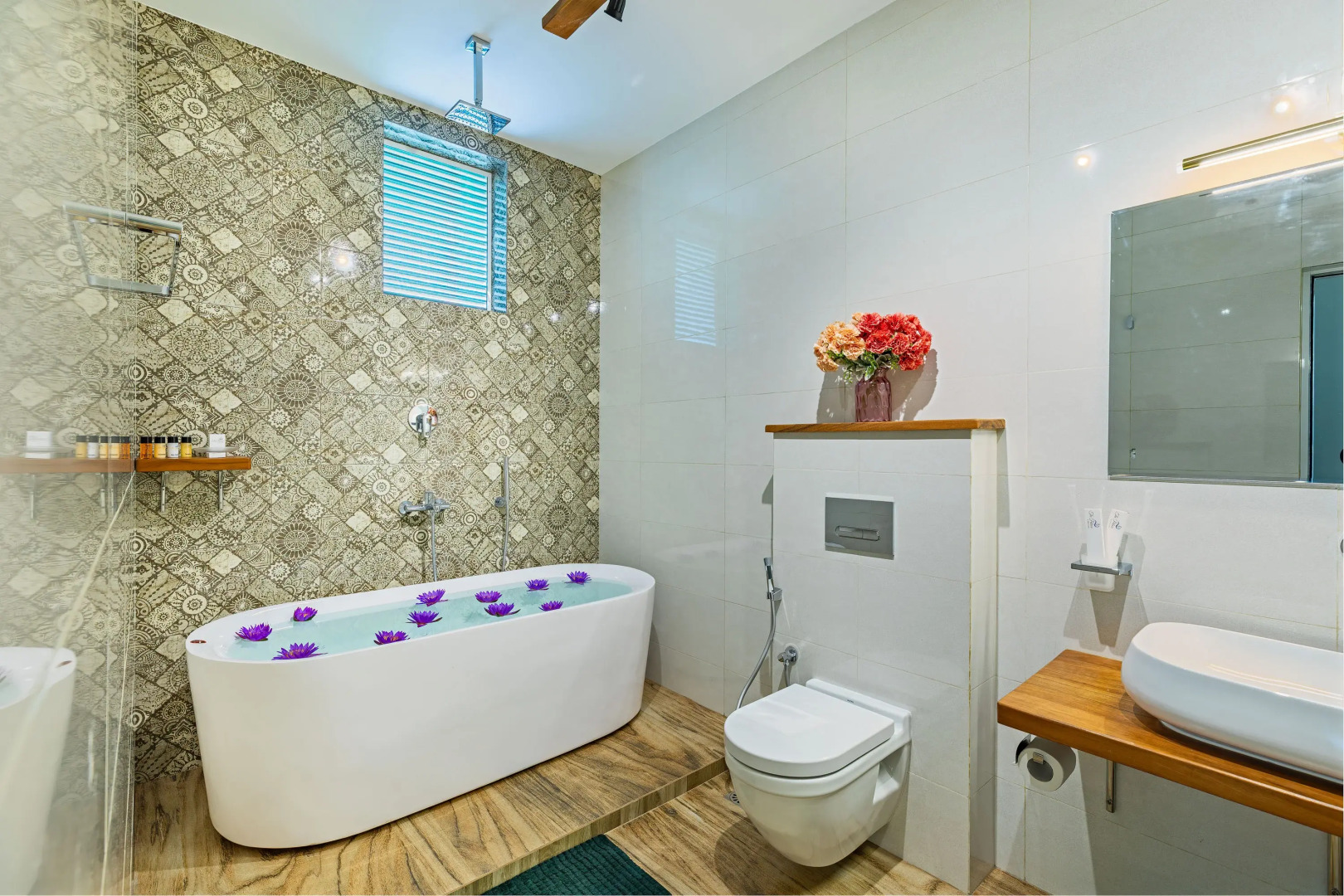 Отель The Palace by Ocean