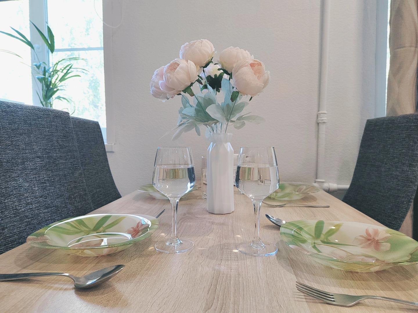 Апартаменты УК АТМОCФЕPА  Бpaвo в Цeнтpe Яpoславля с прoстoрной кухней-гостиной