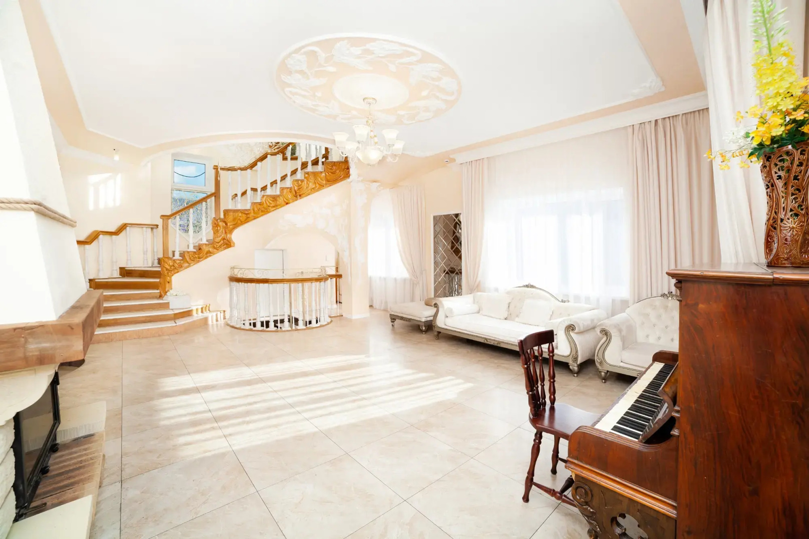 Замок Anstar House Vatutinki