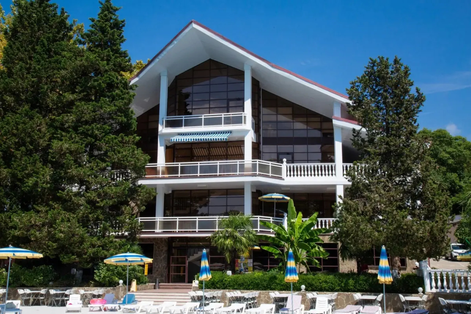 Курортный отель Ателика Сокол