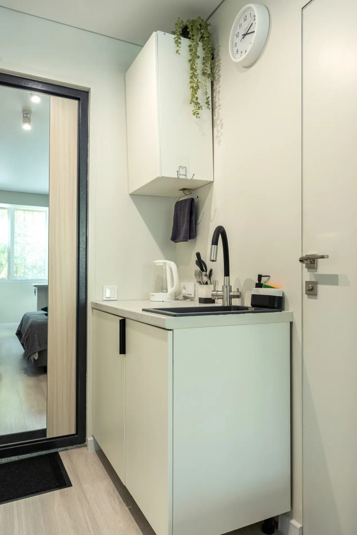 Апартаменты The Alien