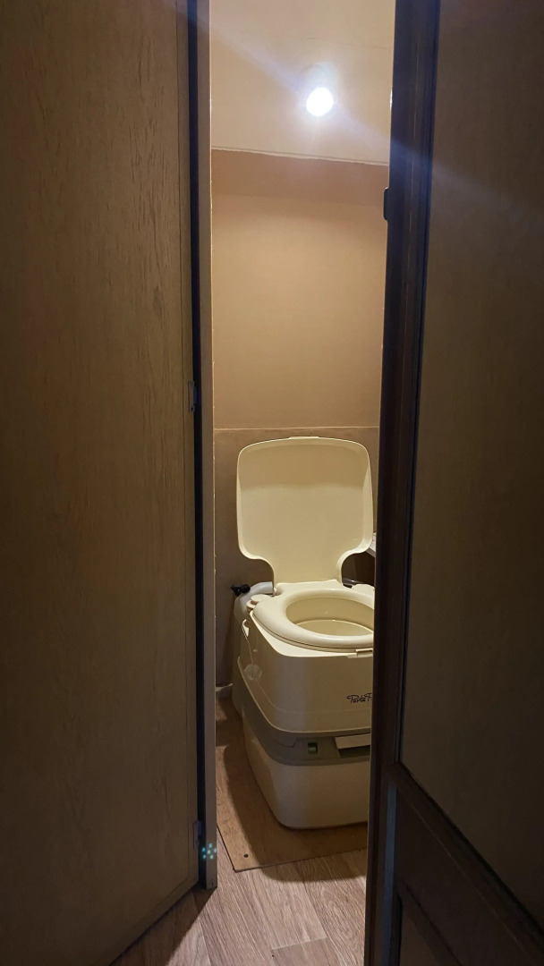 Бунгало Хаусбот на Озере Таир