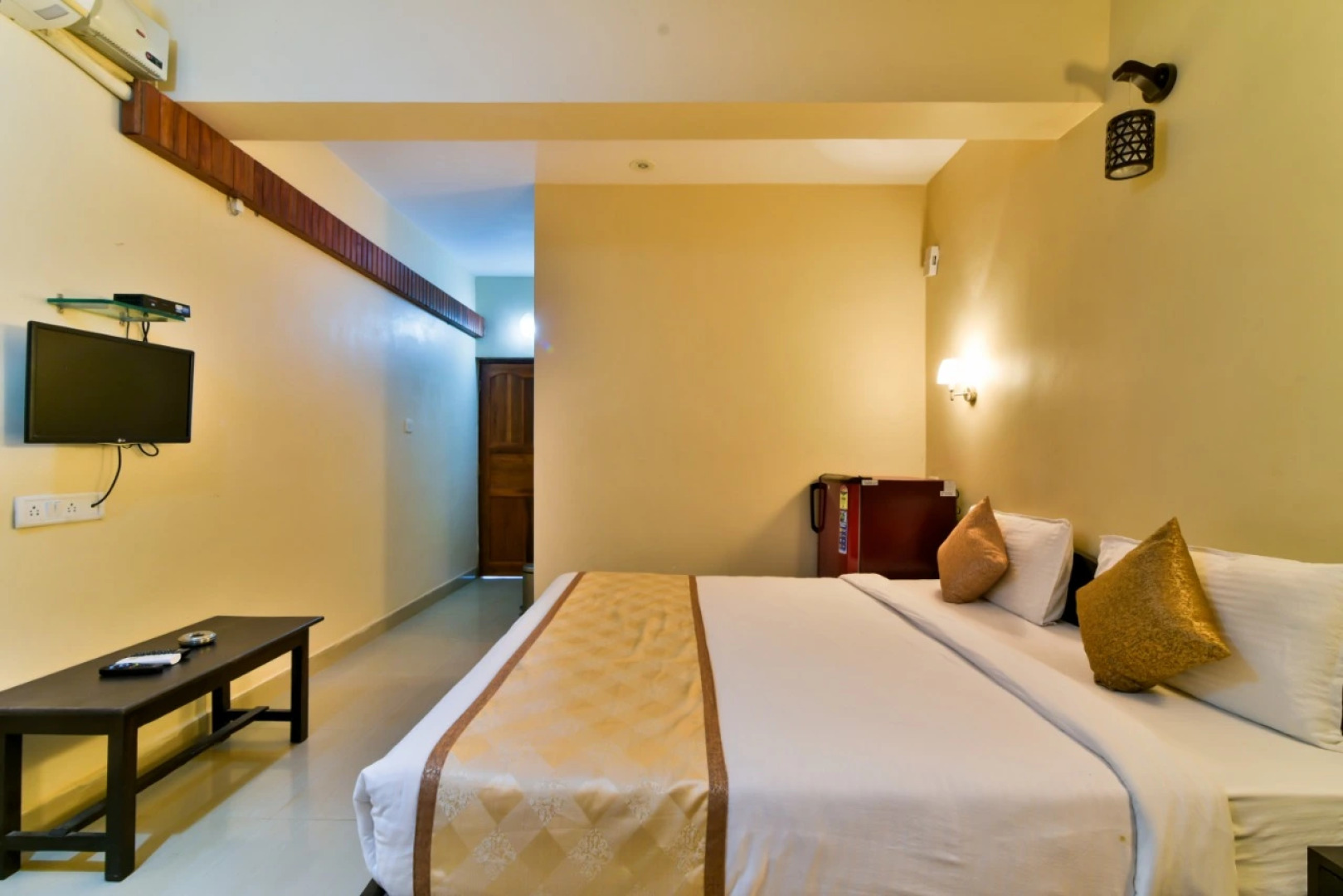 Отель Baga Fantacia Beach Inn