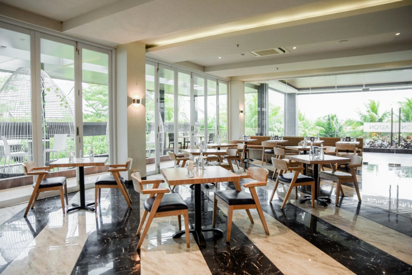 Отель Aston Gorontalo & Convention Center