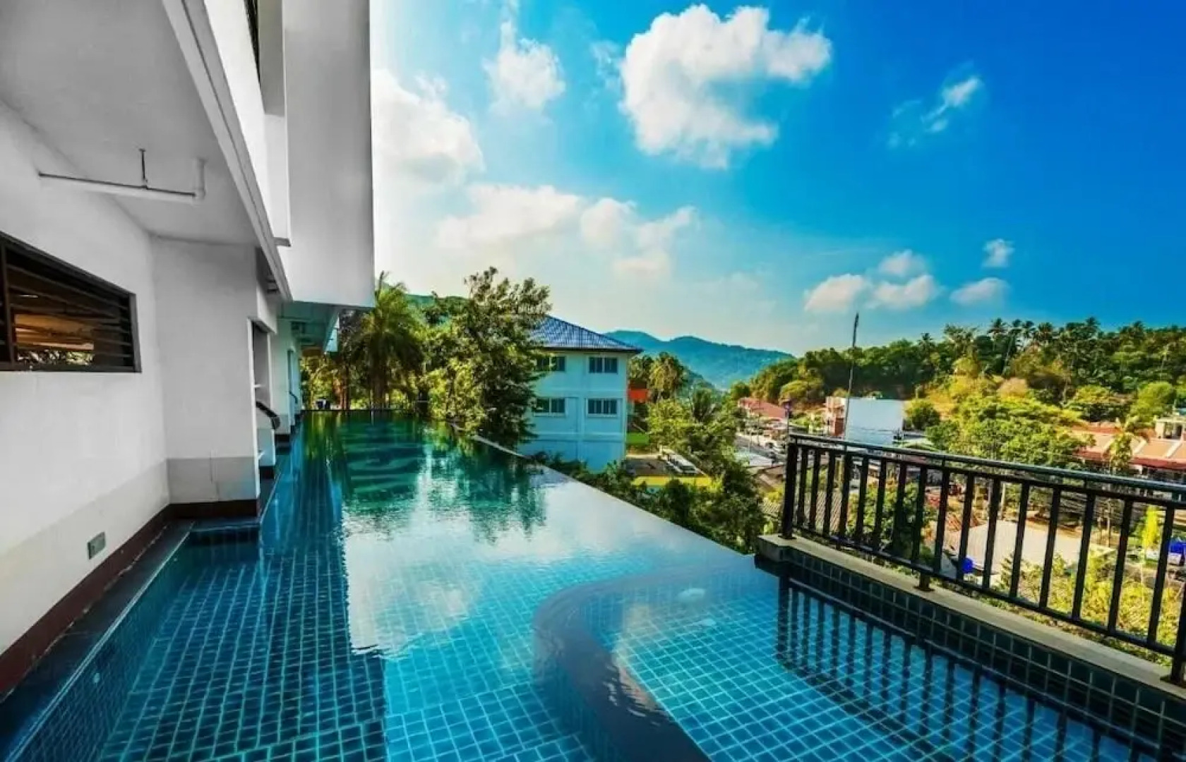 Апартаменты Sea and Sky