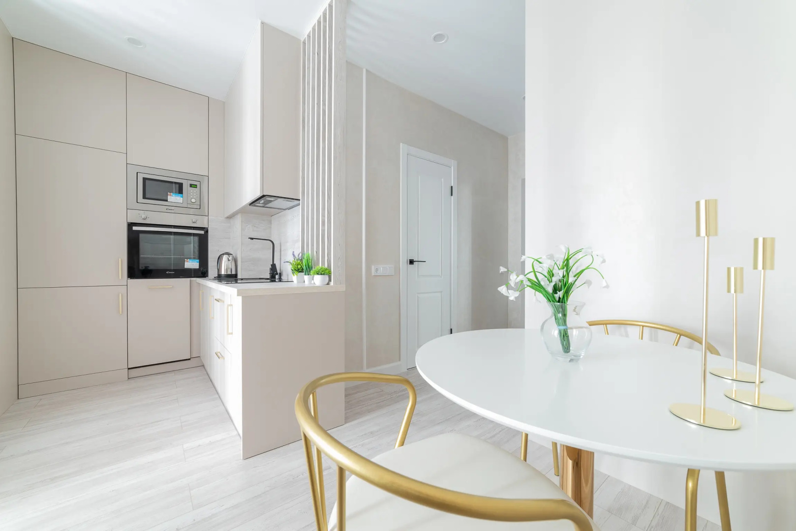 Апартаменты BelaTravel по адресу Игоря Лученка, д.25