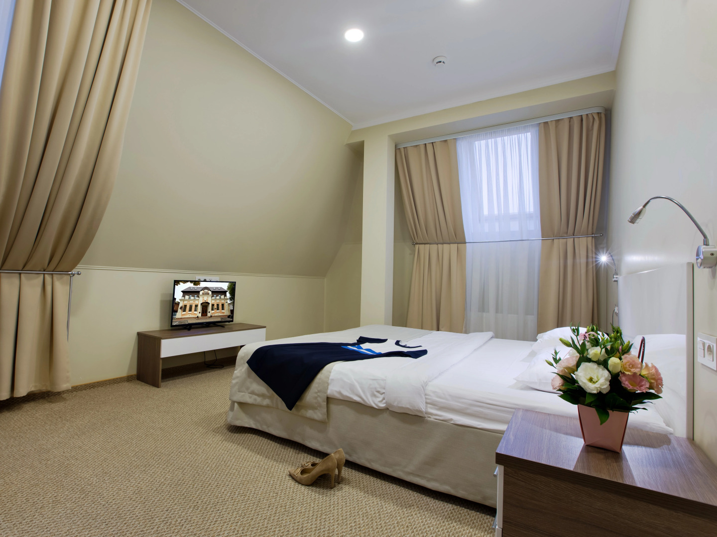 Отель Платов