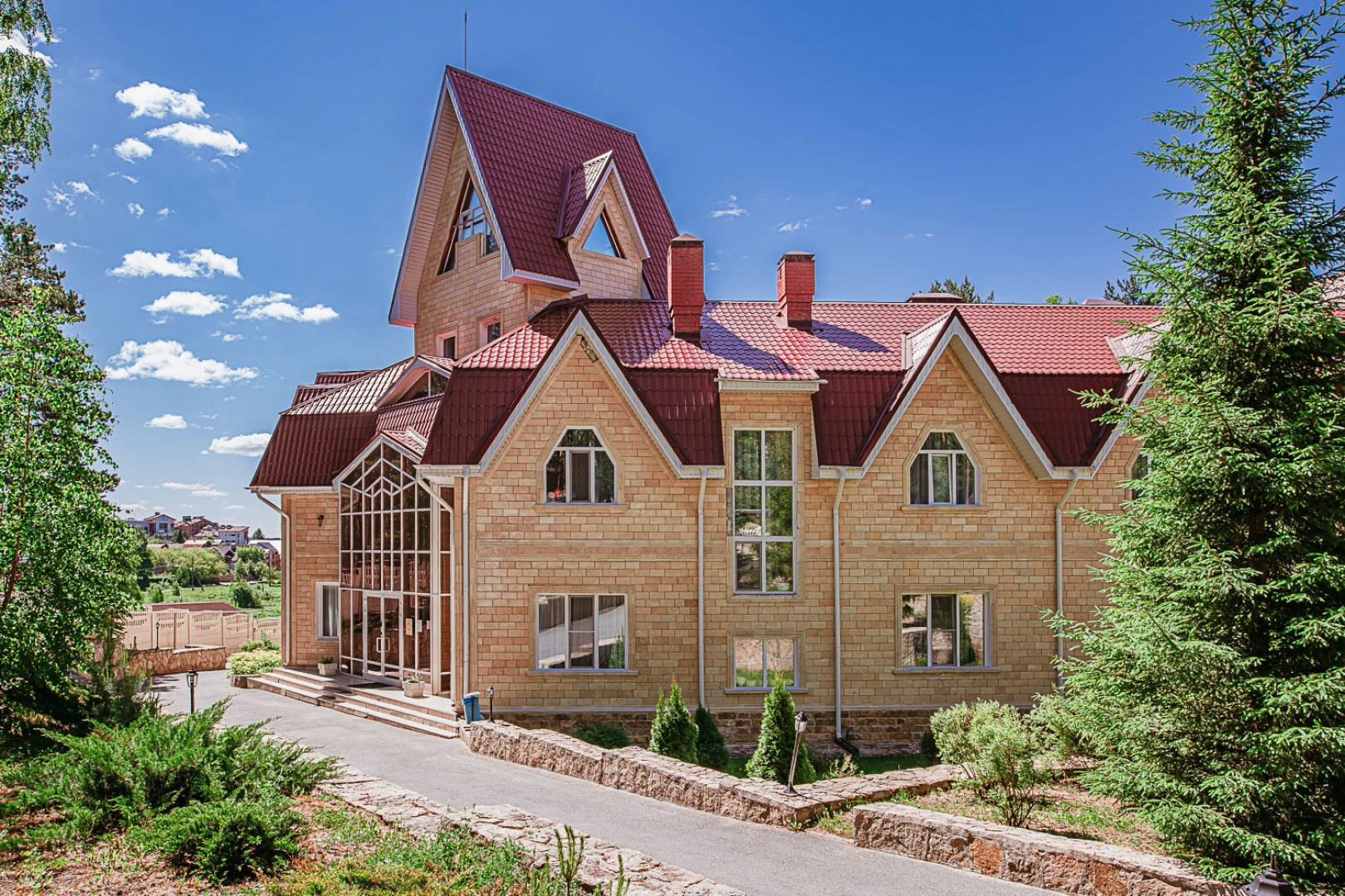 Отель Талес