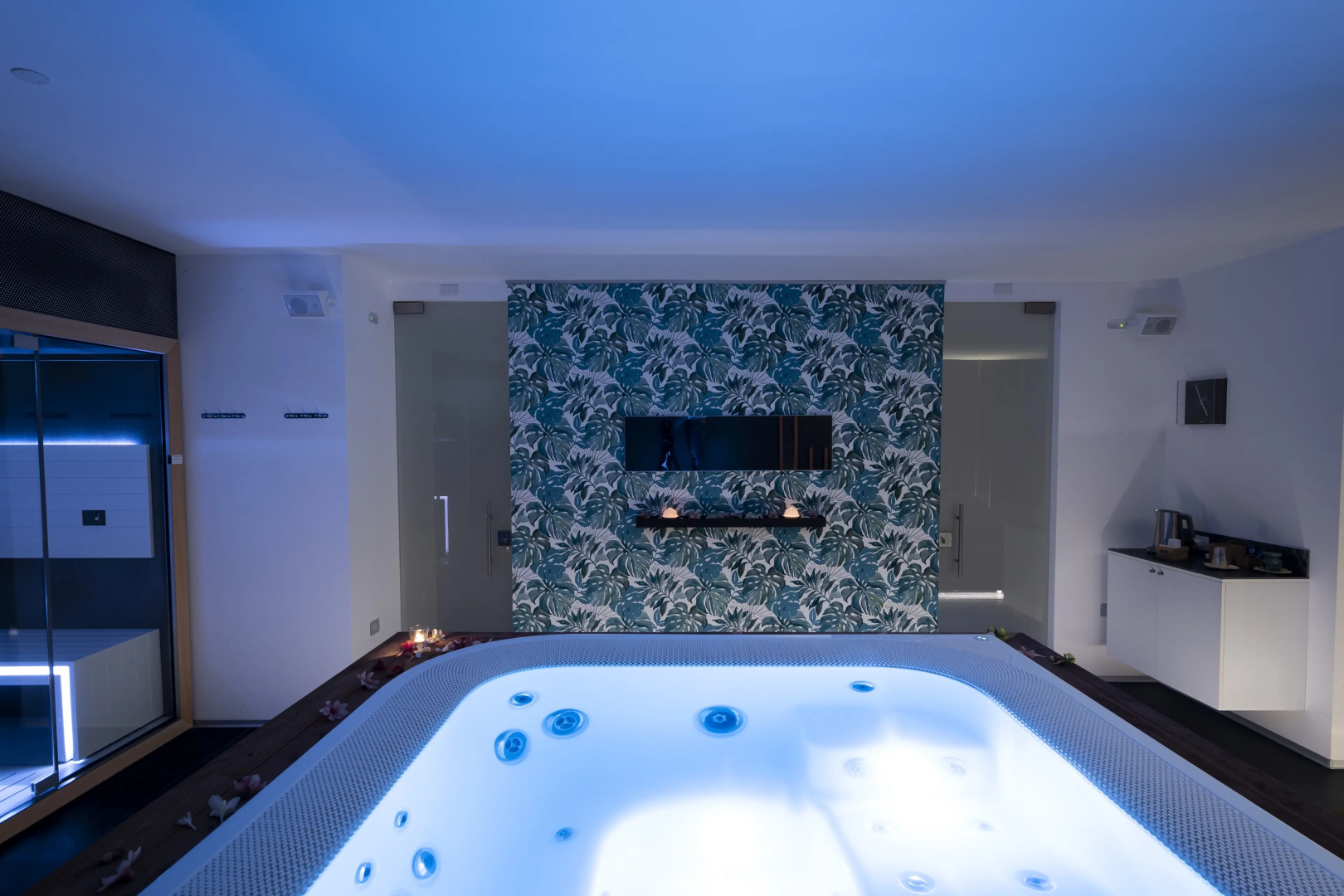 Отель Alkamuri Posh Hotel