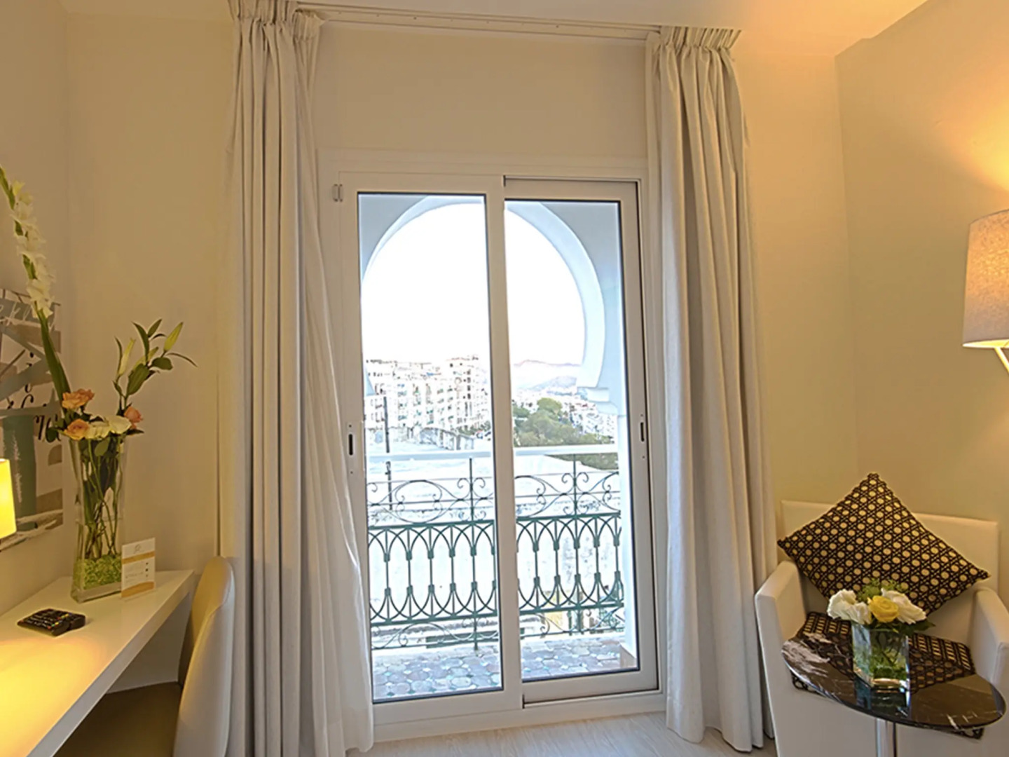 Отель Al Mandari