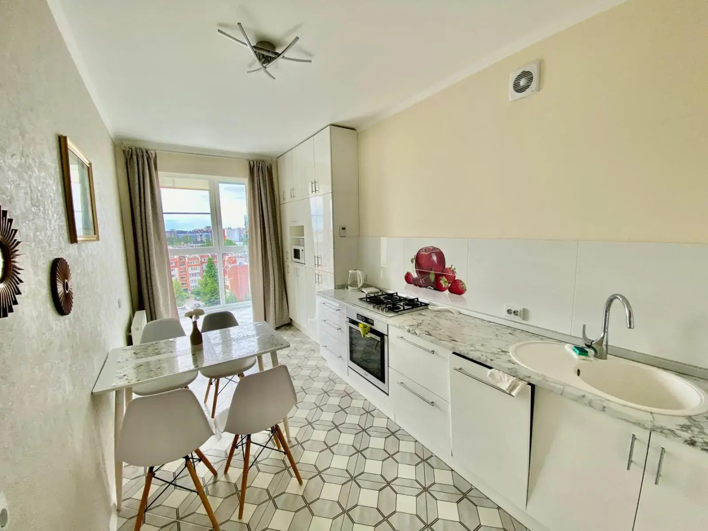 Апартаменты Современная Квартира Рядом с Верхним Озером