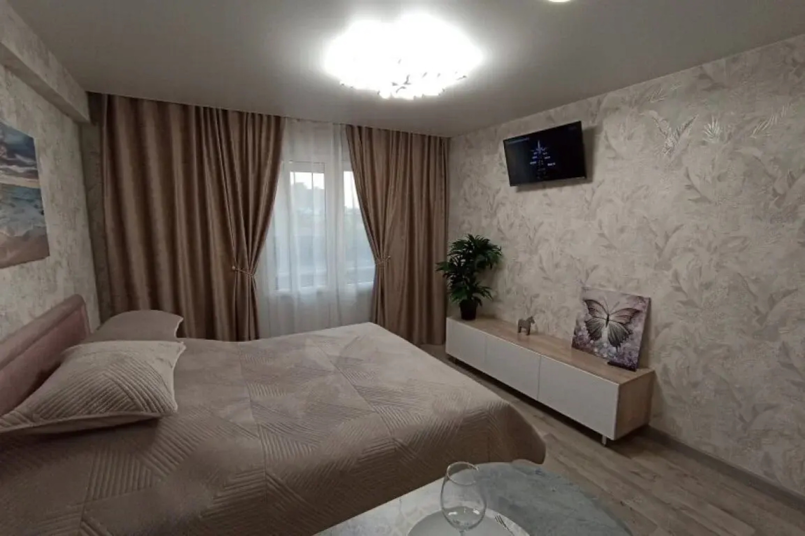 Апартаменты современные сети «Все в гости» в микрорайоне Видный на 3 этаже