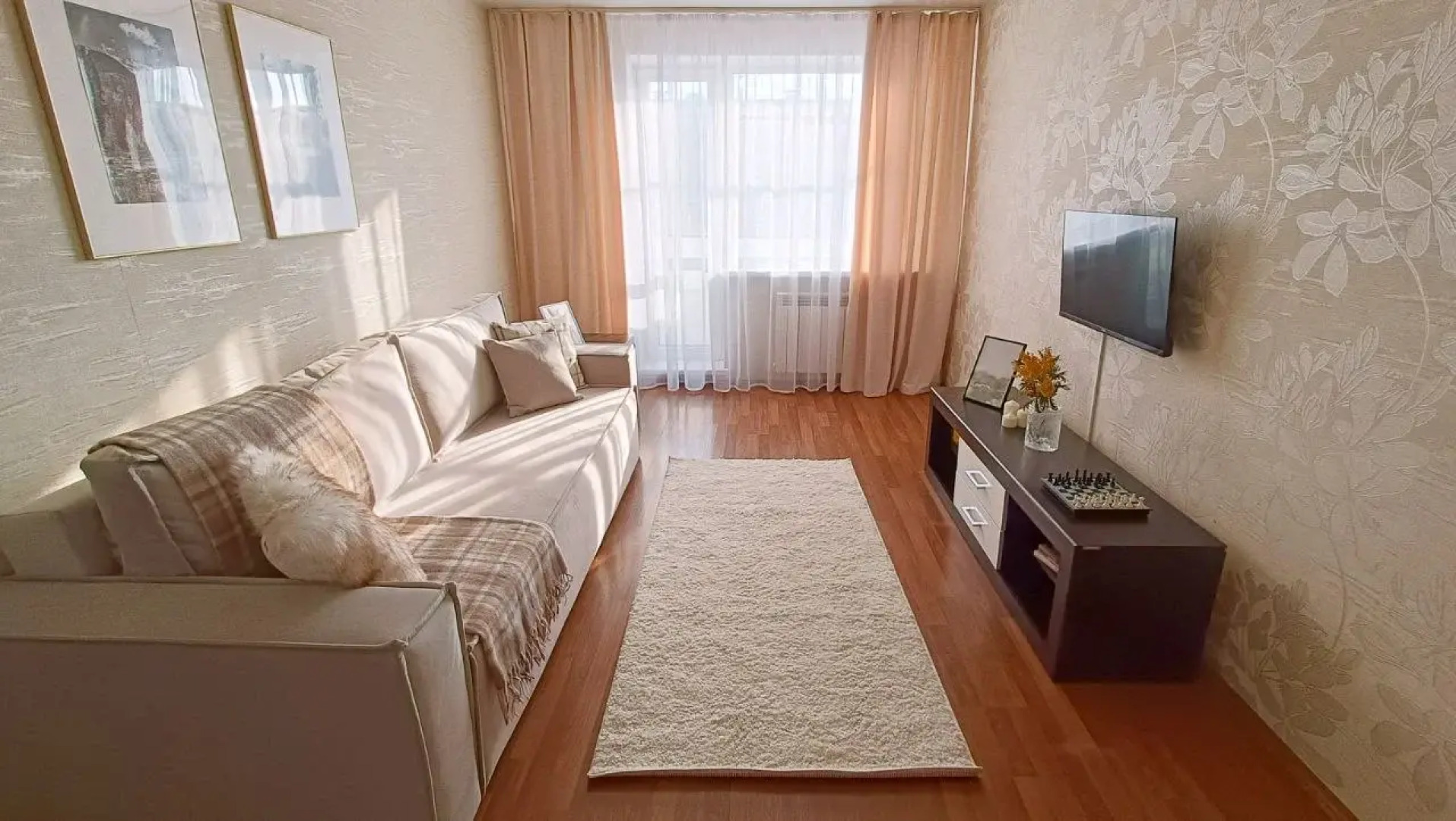 Квартира Уютная Двухкомнатная в Центре Города