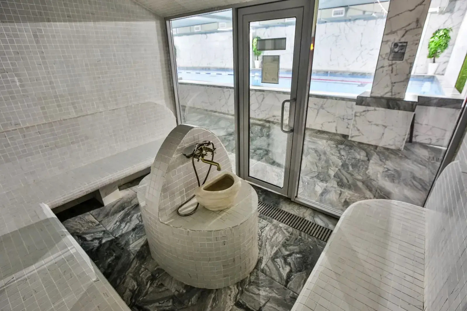 Отель Астро Плаза