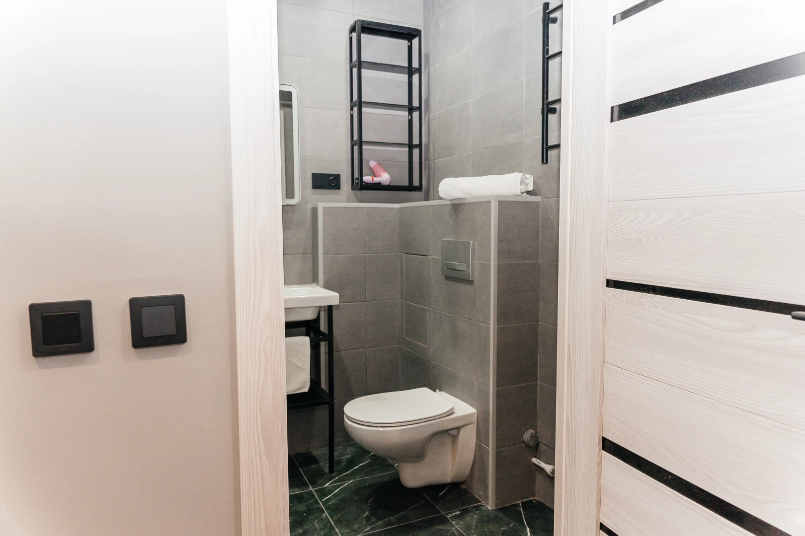 Квартира Стильная Студия с Джакузи Рядом с ЖД Вокзалом