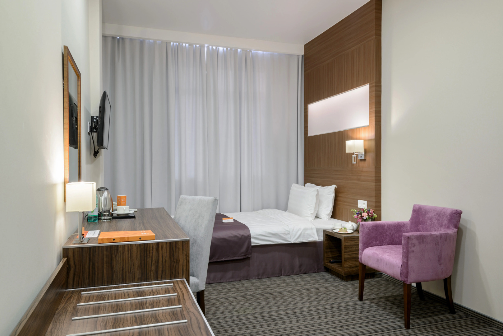 Отель PARK WOOD HOTEL