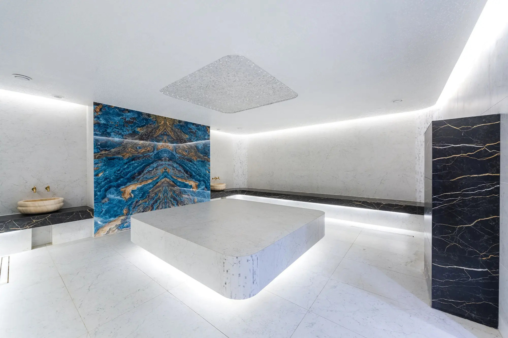 Отель Аквамарин