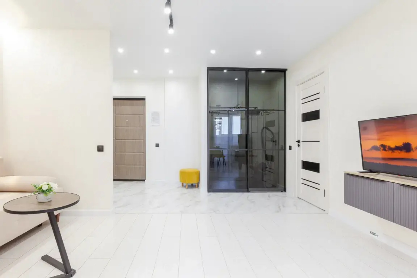 Апартаменты Уютные Апарты RentPlaza 1 с Красивым Видом