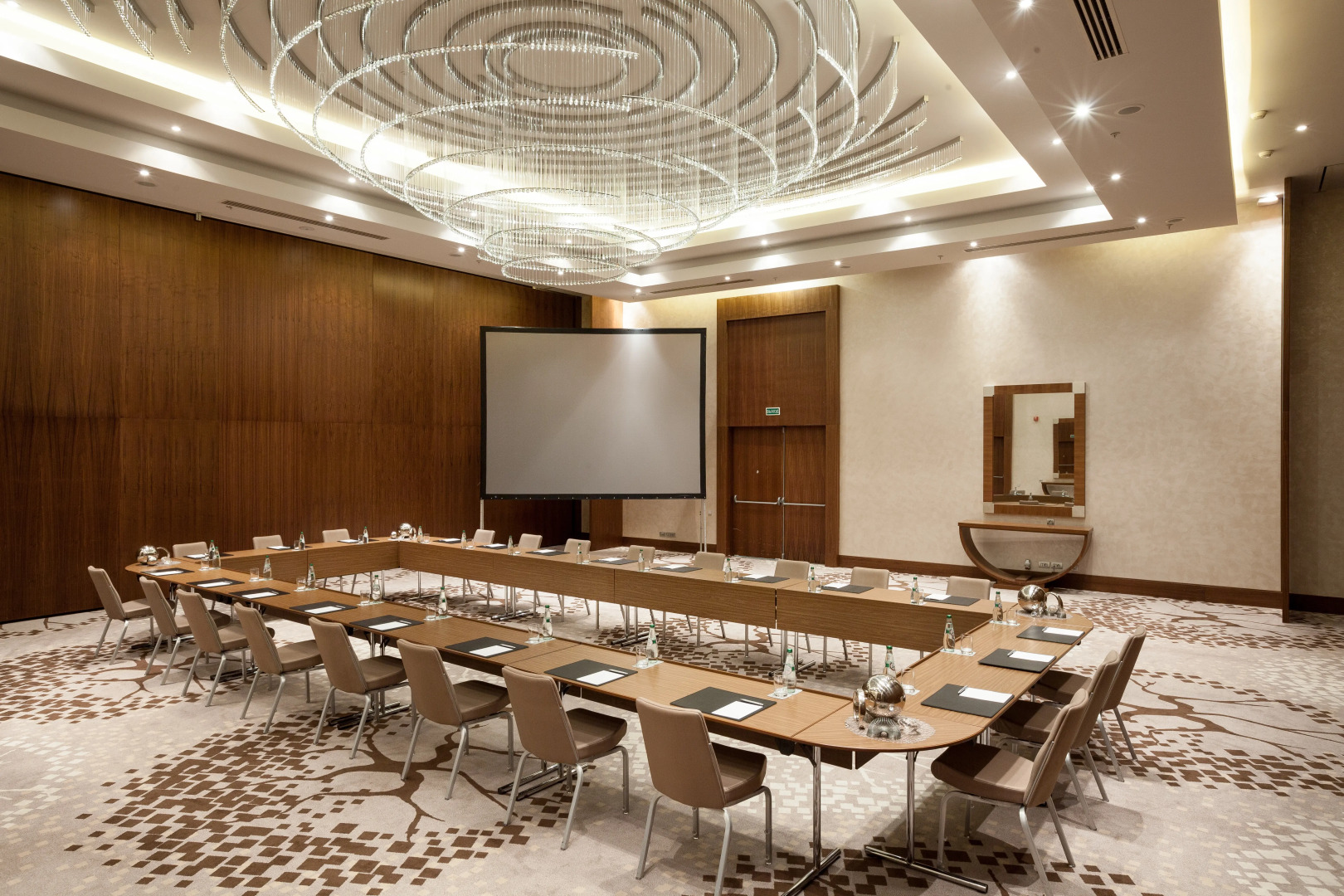 Отель Ренессанс Минск Конгресс и СПА Центр