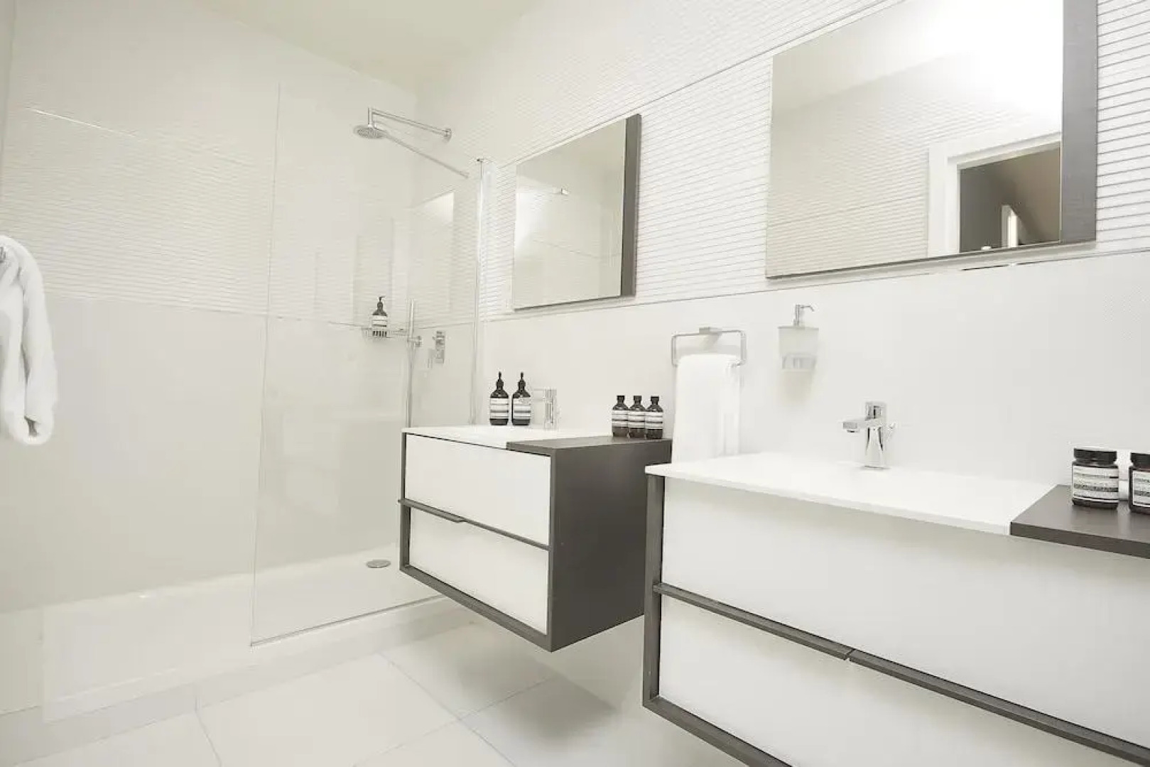 Отель Kwarleyz Residence