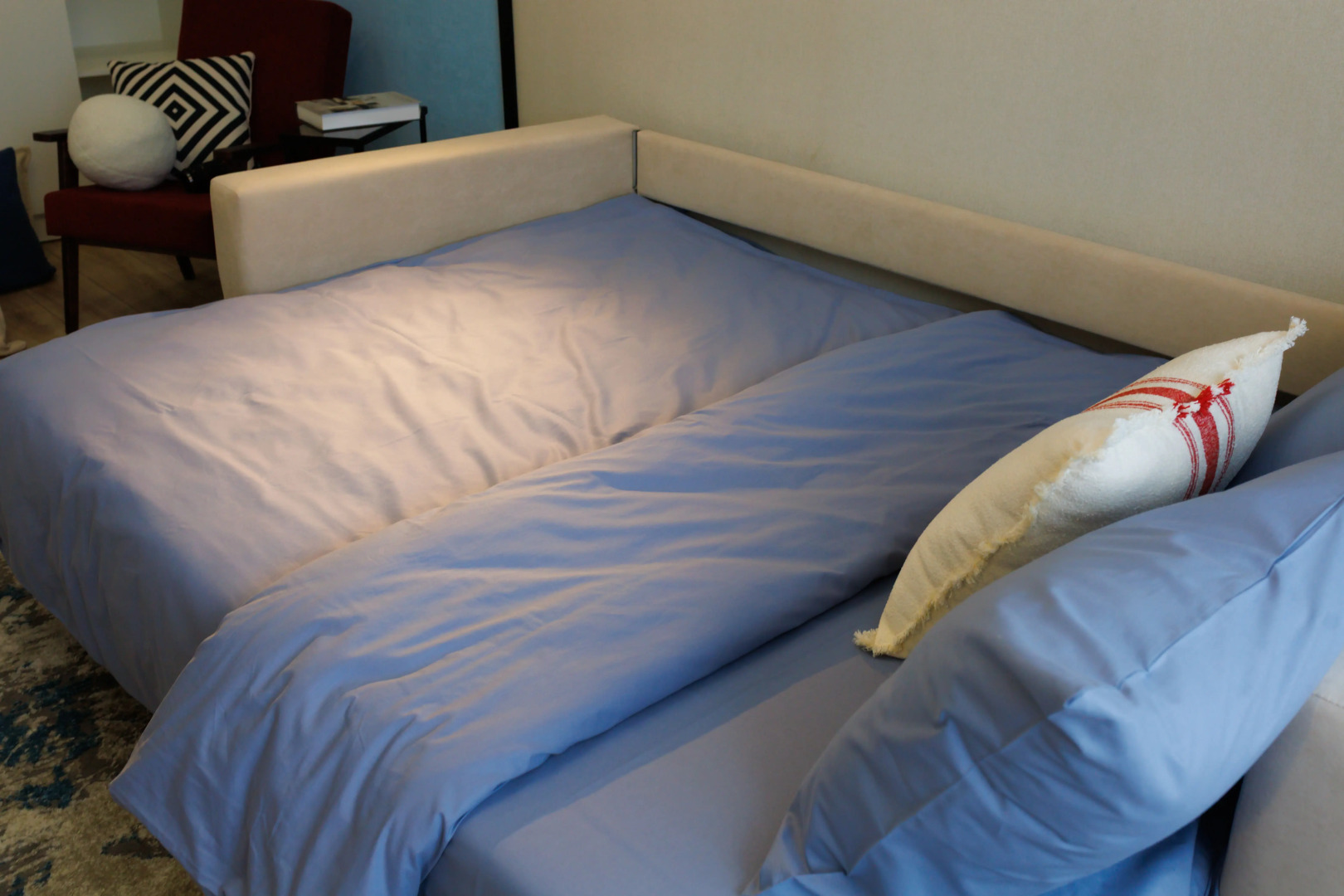 Квартира с новым ремонтом в центре