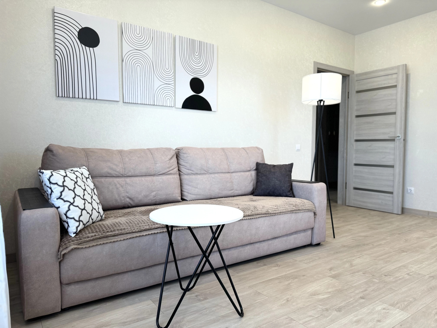 Квартира Двухкомнатная на Созидателей 7