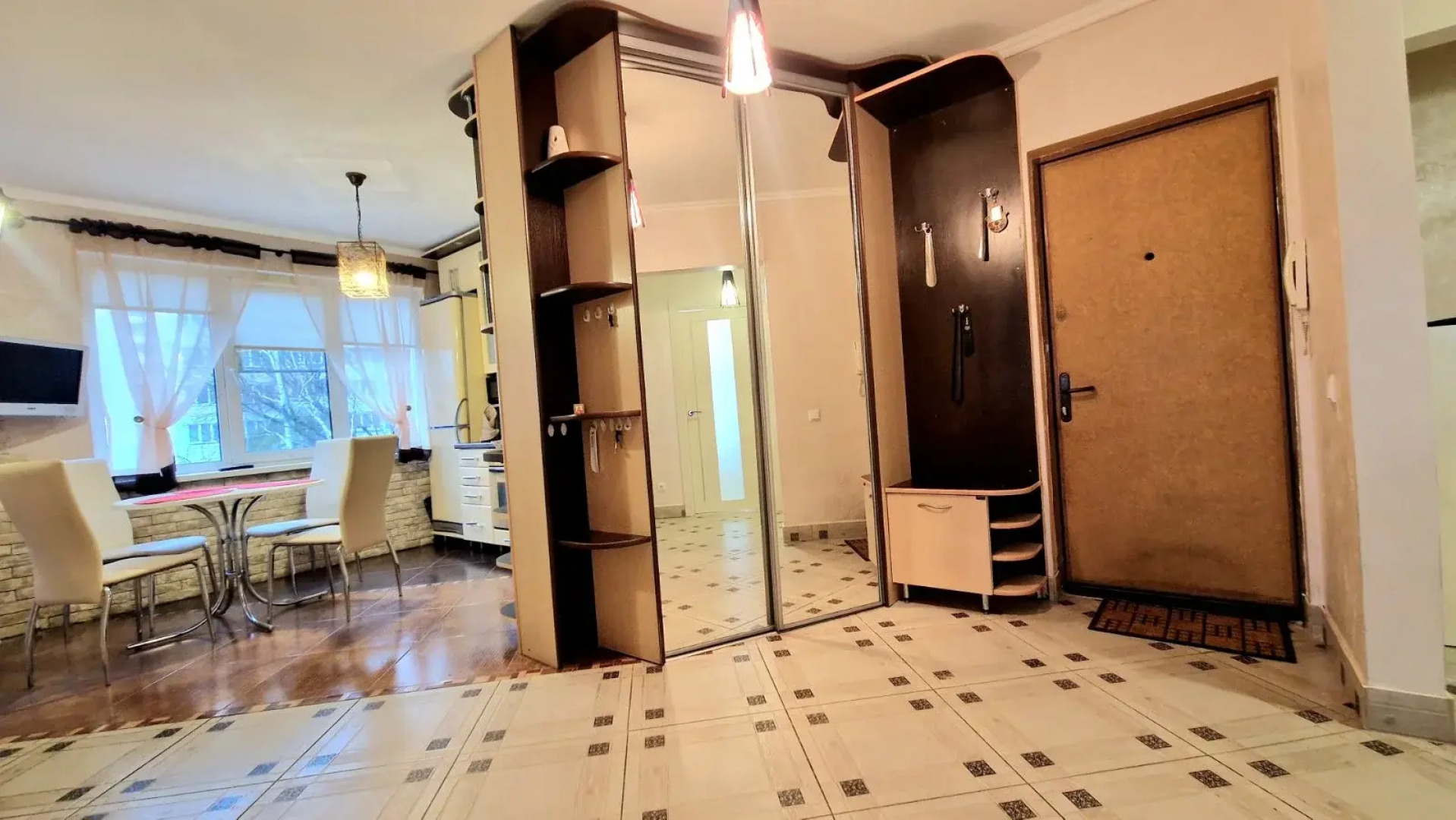 Квартира Большая четырехкомнатная квартира