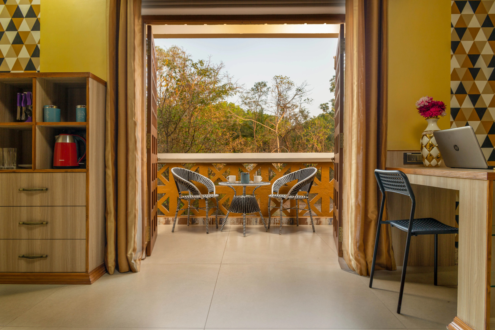 Отель JM Vista Suites