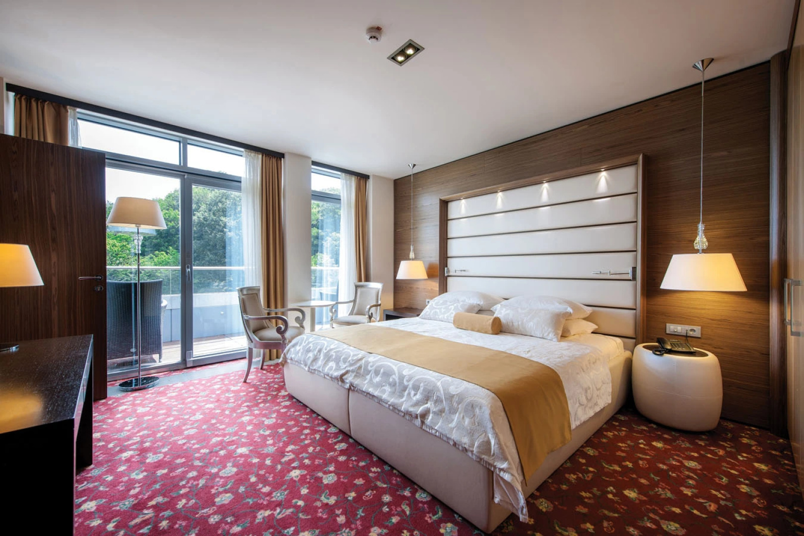 Отель Grand Donat Superior