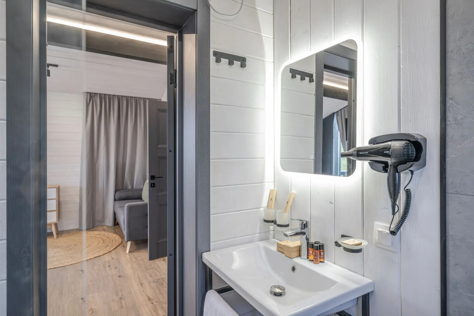 Отель Русские сезоны Эмбиент парк