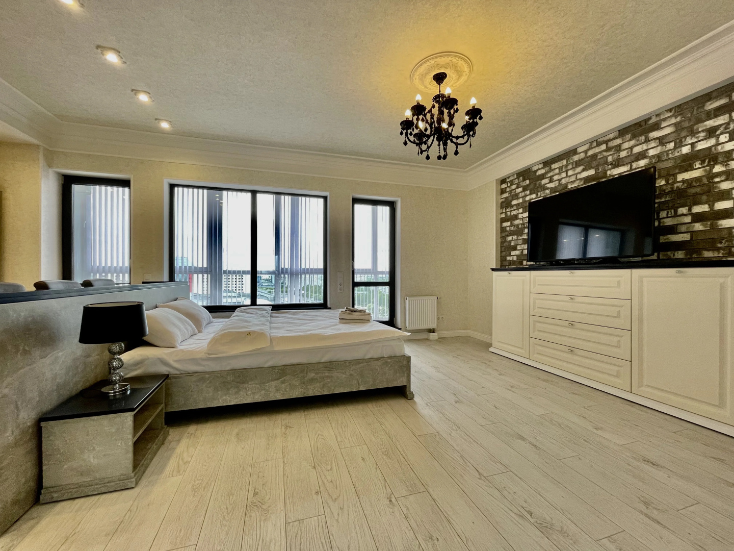 Апартаменты 1-комнатные HomeApart П. Мстиславца, 15