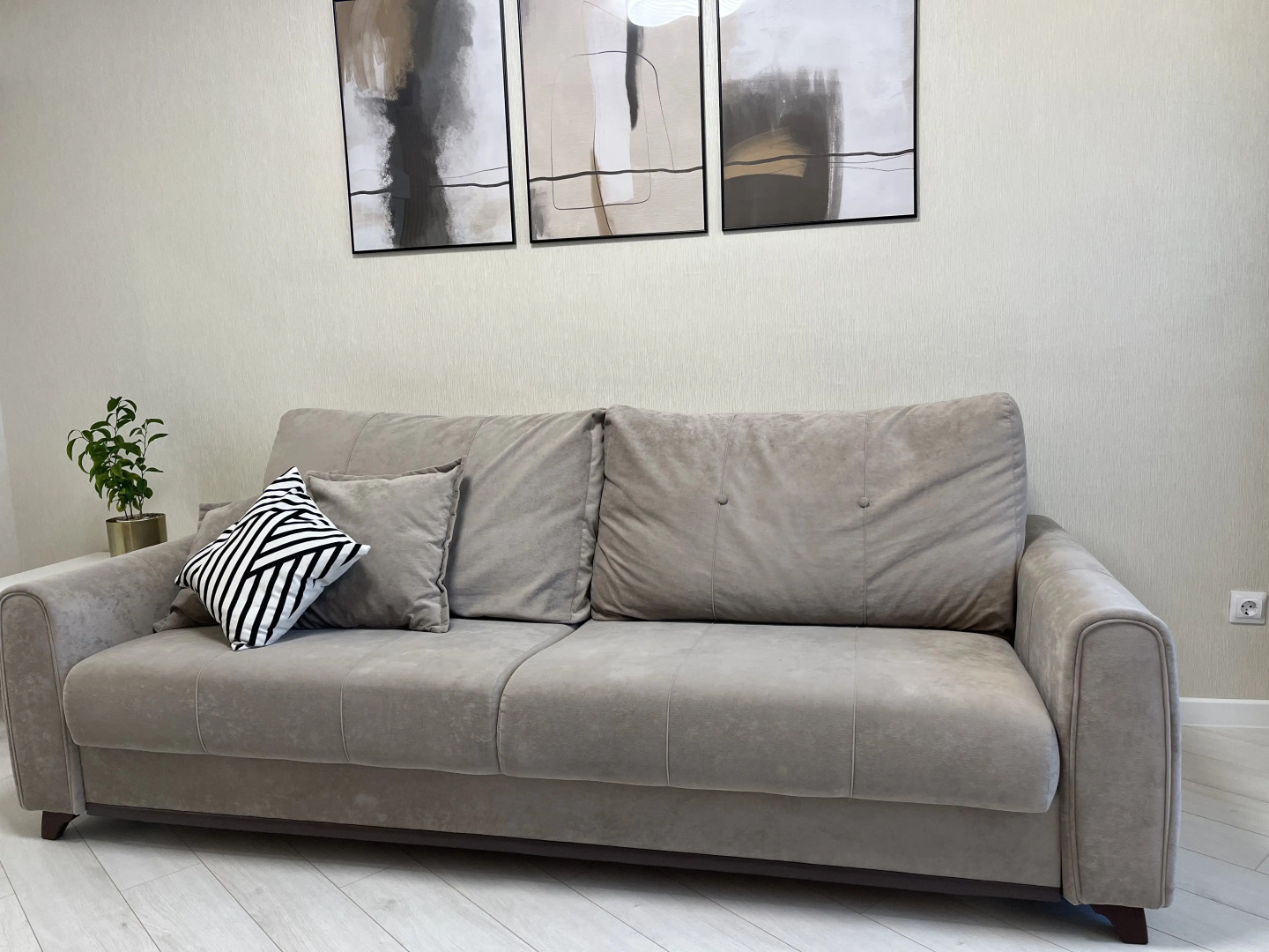 Квартира Уютная Напротив Железнодорожного Вокзала