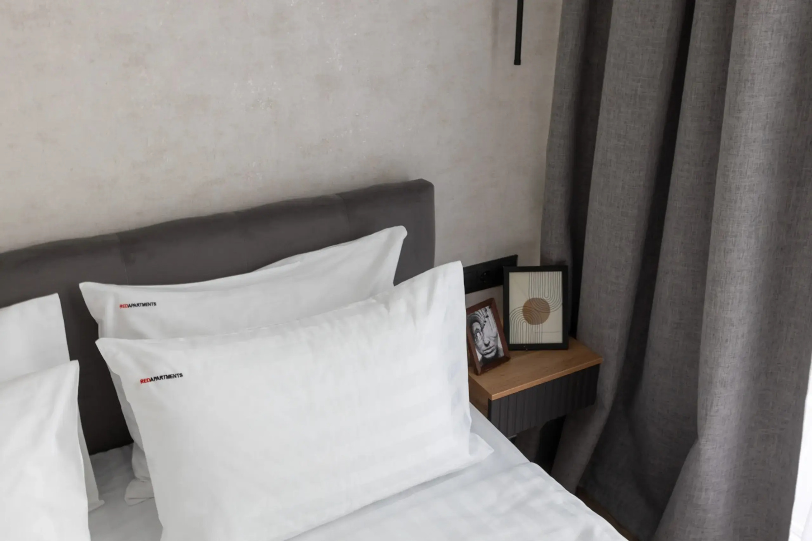 Апартаменты Red Apartments Арт Лайт Адриан